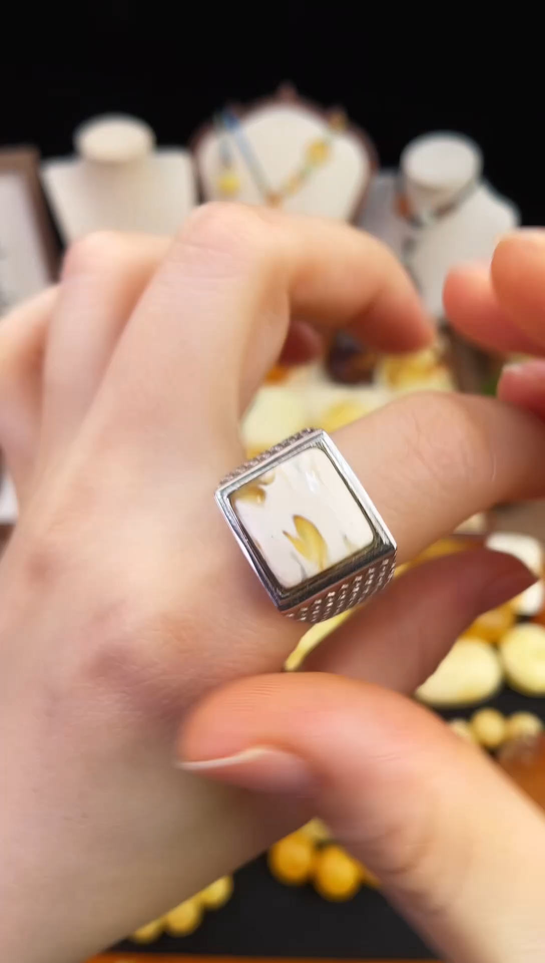 琥珀未镶嵌珠宝奇石柒月