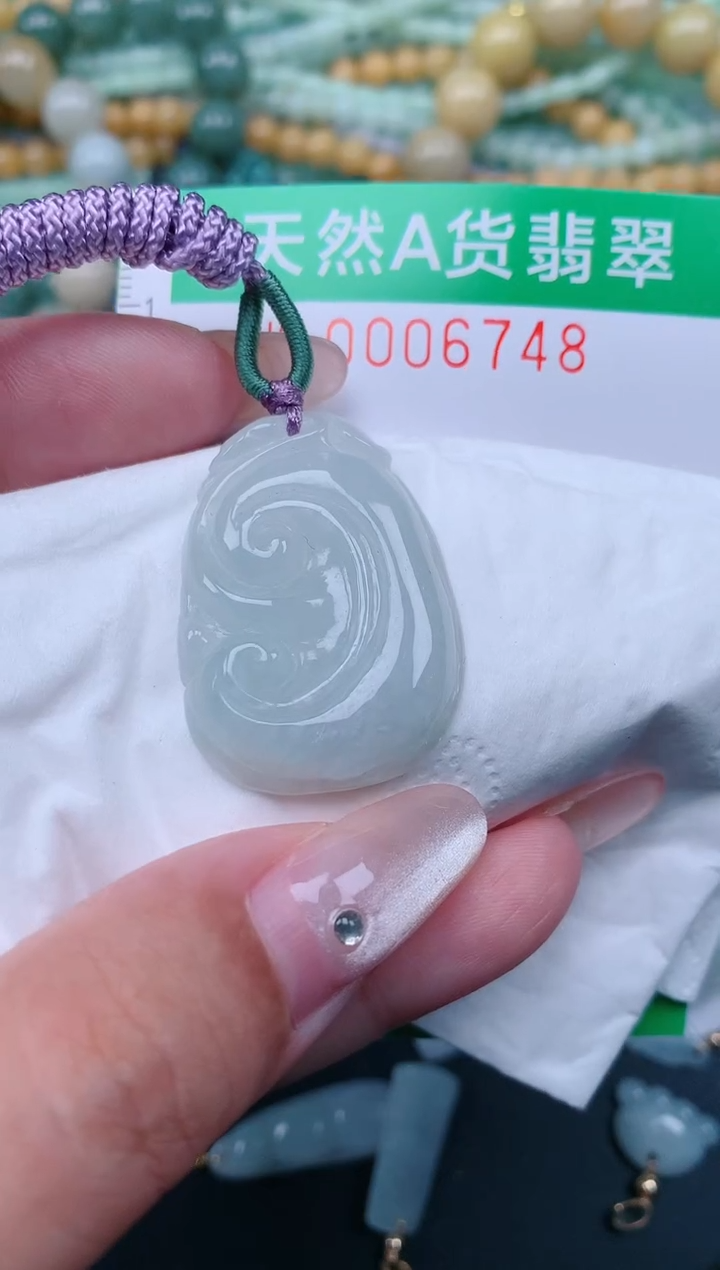 翡翠未镶嵌颈饰.0006748