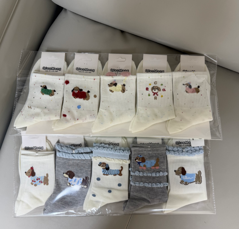 袜子女提花卡通动漫吸汗冬季中筒袜透气可爱风秋冬长袜