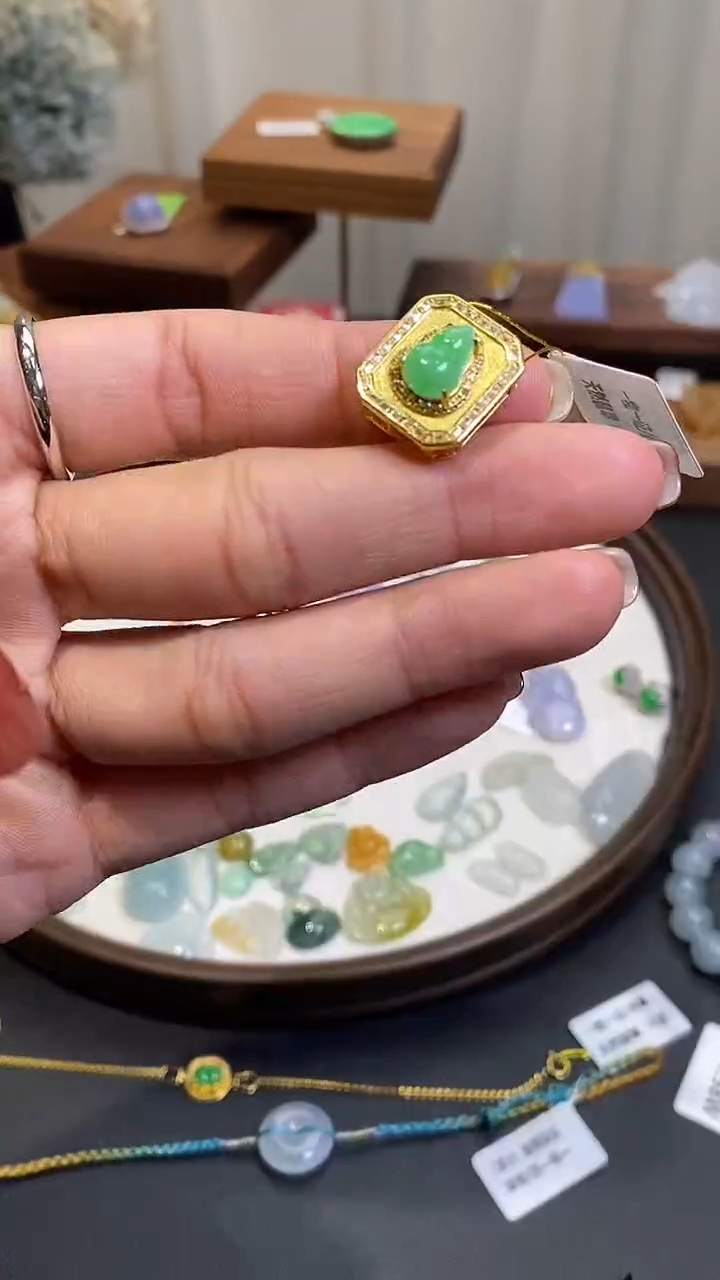 【闪购商品】翡翠颈饰银S925镶嵌葫芦