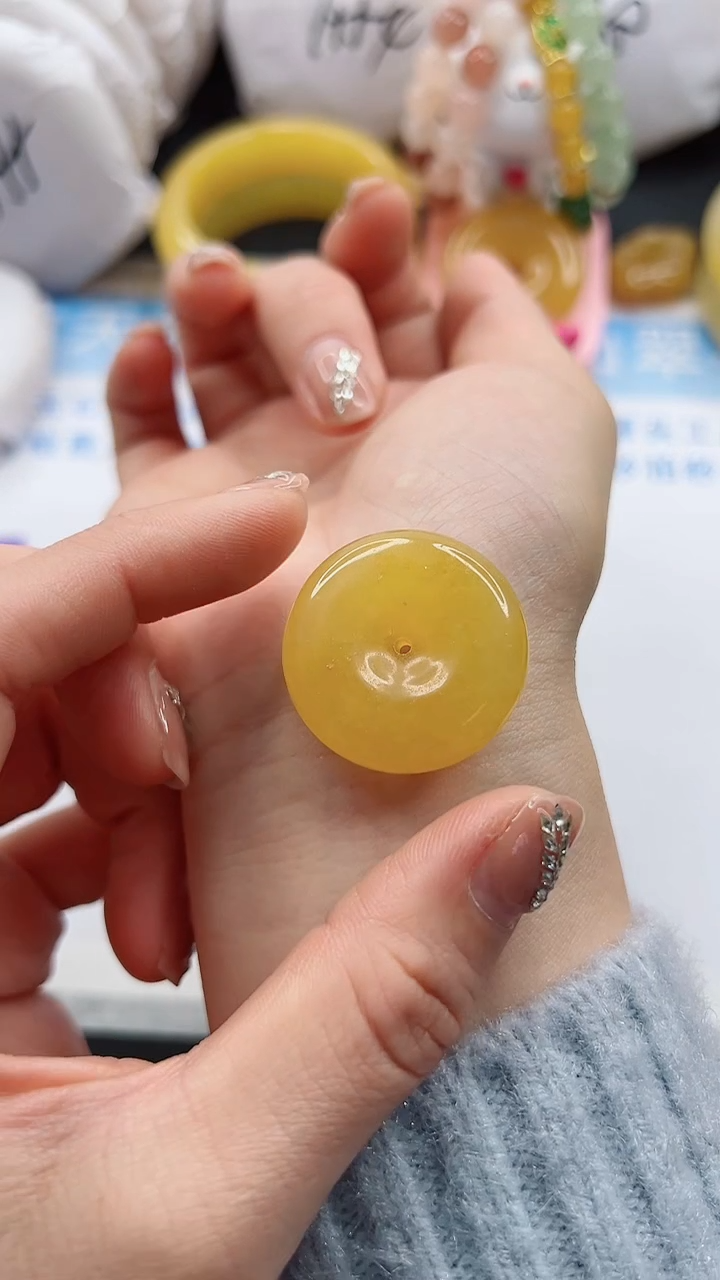 【闪购商品】石英质玉手镯未镶嵌小平安扣