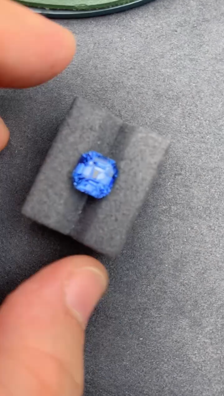 【闪购商品】蓝宝石裸石未镶嵌5ct矢车菊