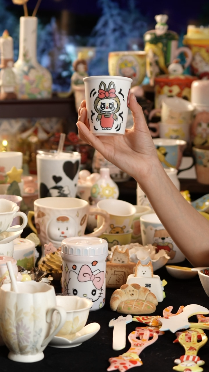 摆件陶景德镇釉下彩手绘设计师款陶瓷