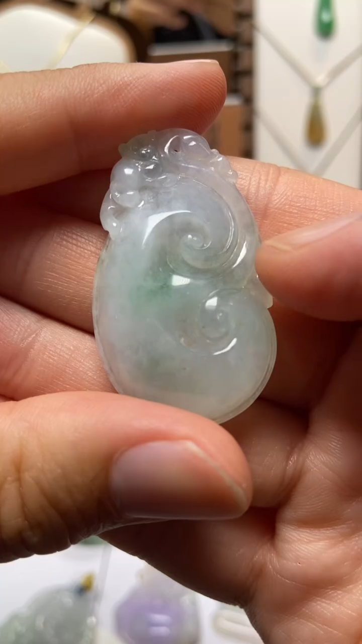 吊坠(不含链)未镶嵌翡翠冰糯种翡翠如意吊坠-宽26.8长44.9厚7.6