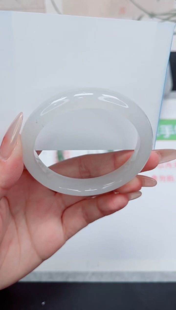 【闪购商品】石英质玉手镯未镶嵌195-56.6