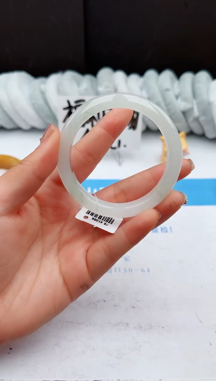 【闪购商品】石英质玉手镯未镶嵌170-PB