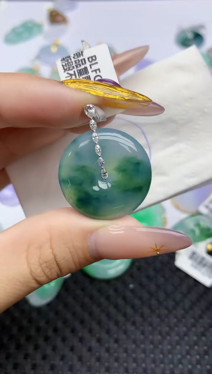 翡翠18K金镶嵌颈饰71   天然翡翠A货  百元以上9米证书费自理