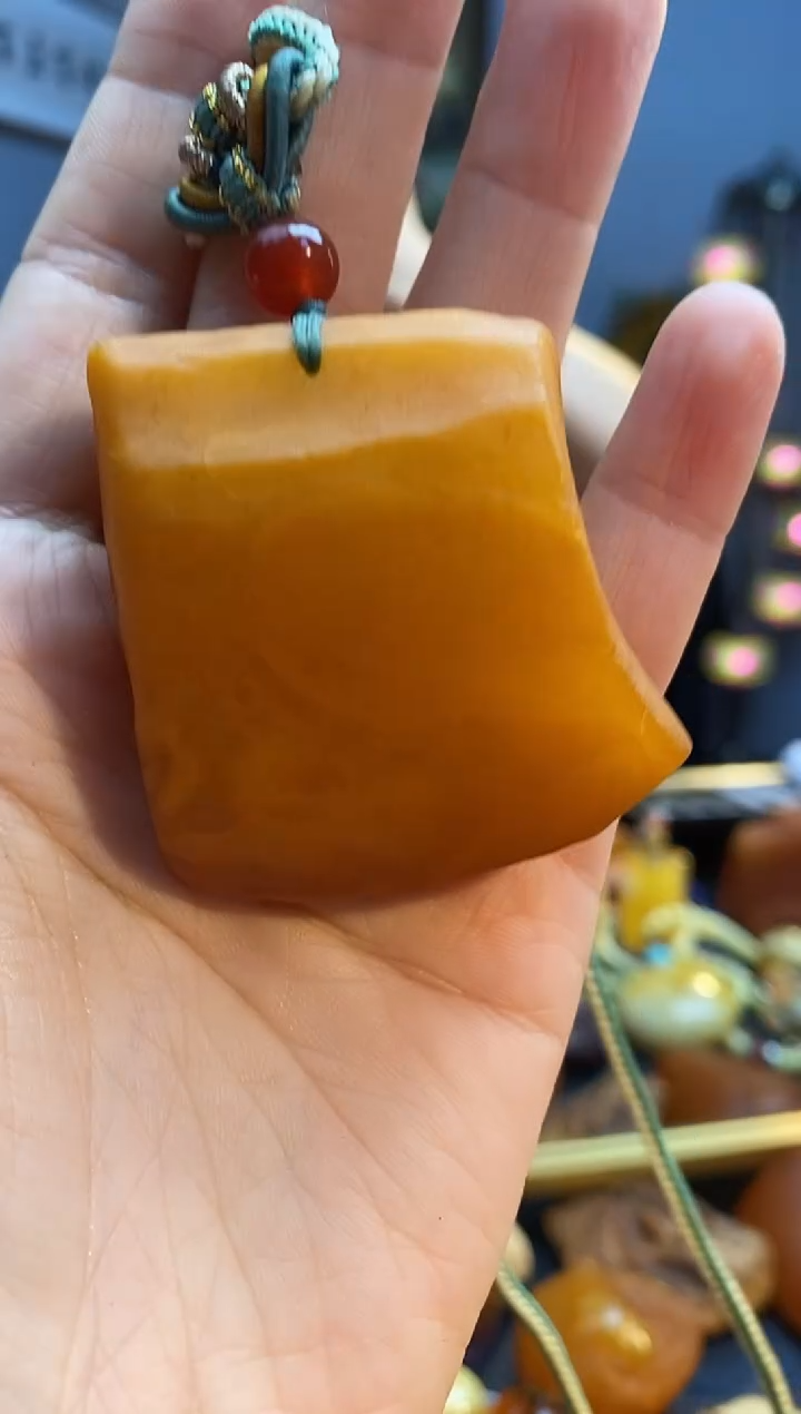 琥珀颈饰未镶嵌吊坠