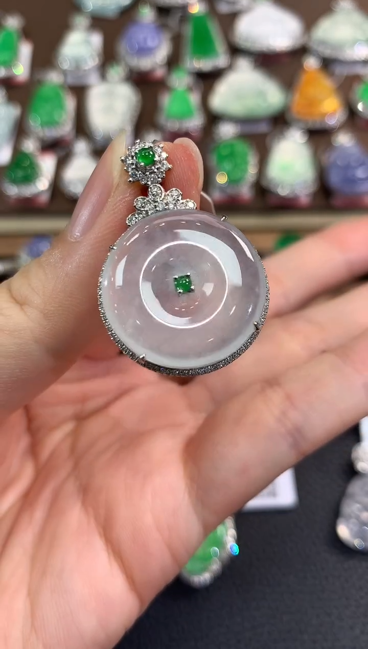 翡翠18K金镶嵌吊坠(不含链)春日珠宝 B107