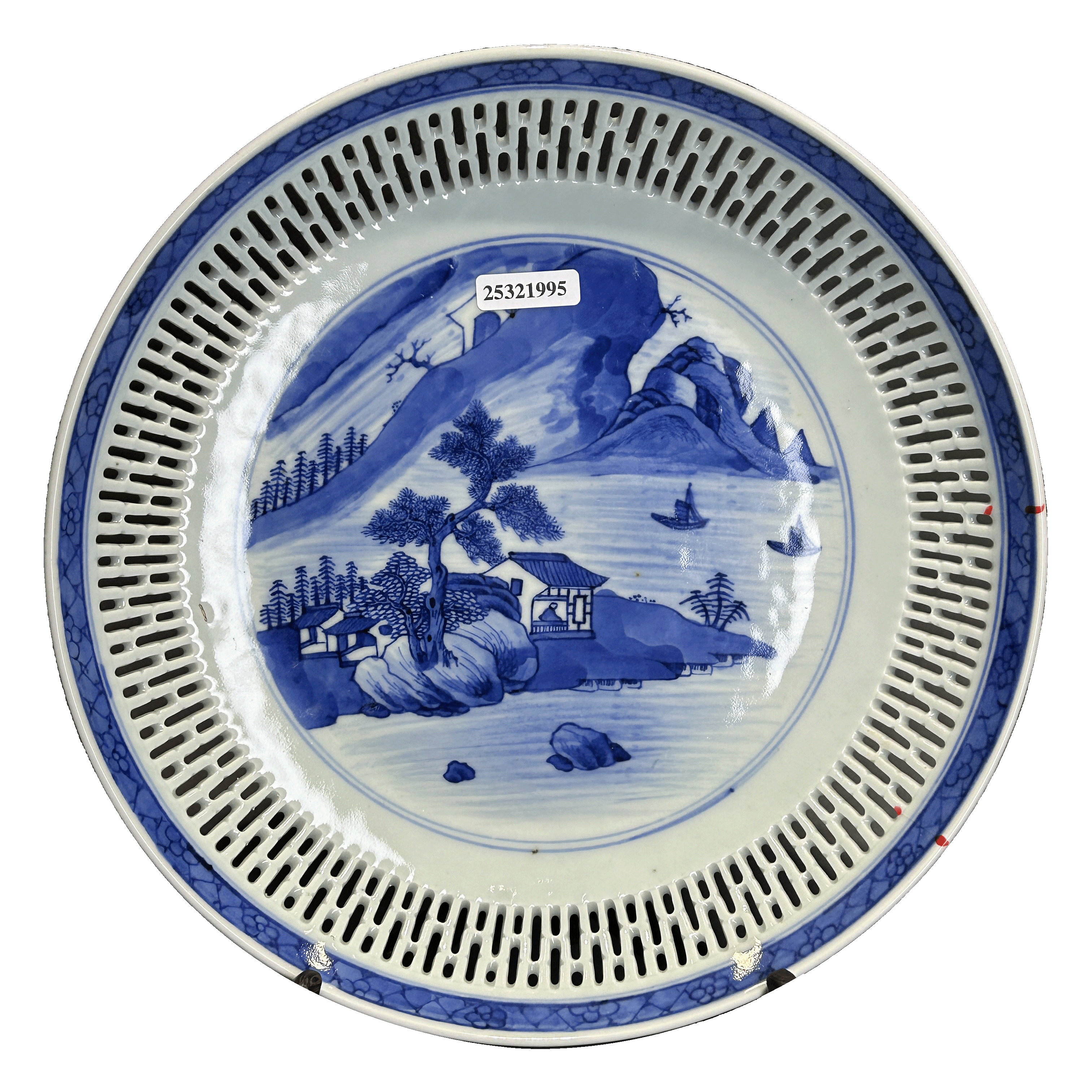25321995x青花镂空山水纹盘