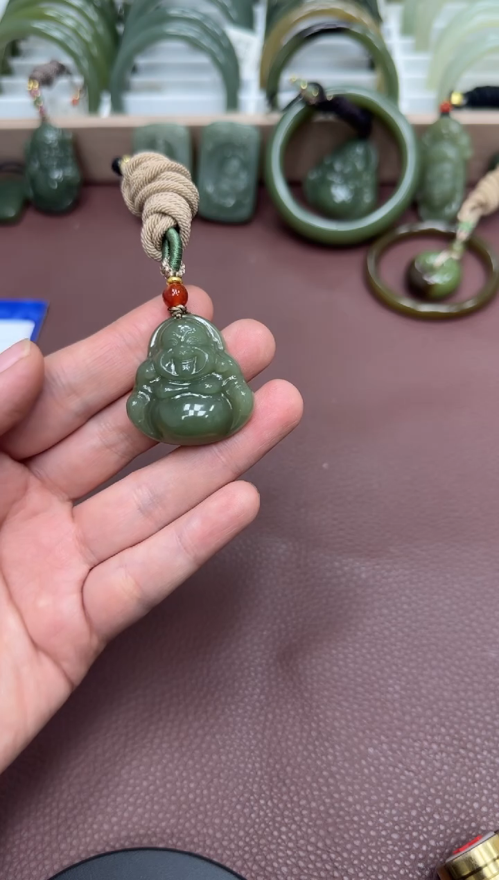 【闪购商品】和田玉颈饰未镶嵌佛公天然和田玉有天然结构