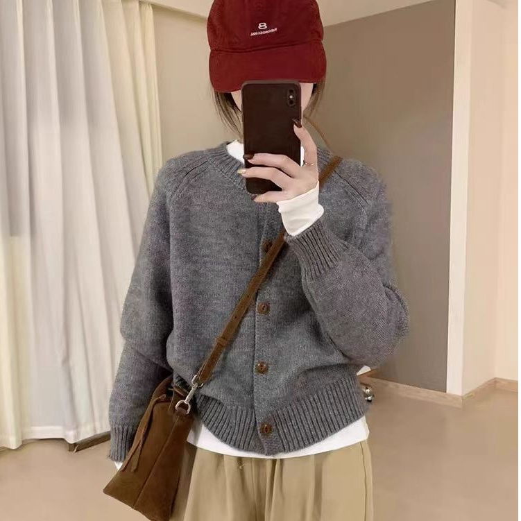 2025春秋季新款韩系复古圆领单排纽扣毛衣女款小个子短款针织开衫