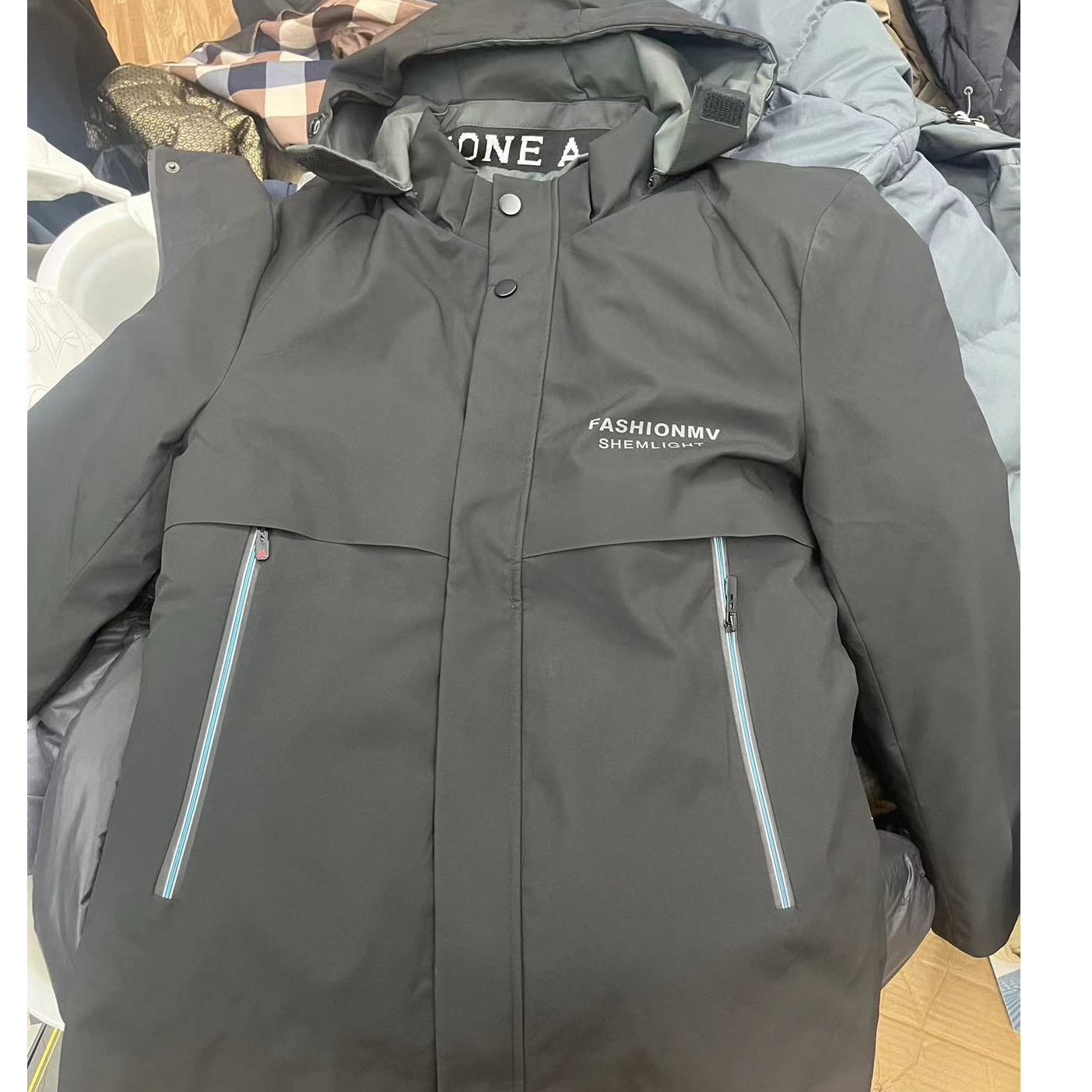 24开头 冬季情侣时尚夹克风衣外套