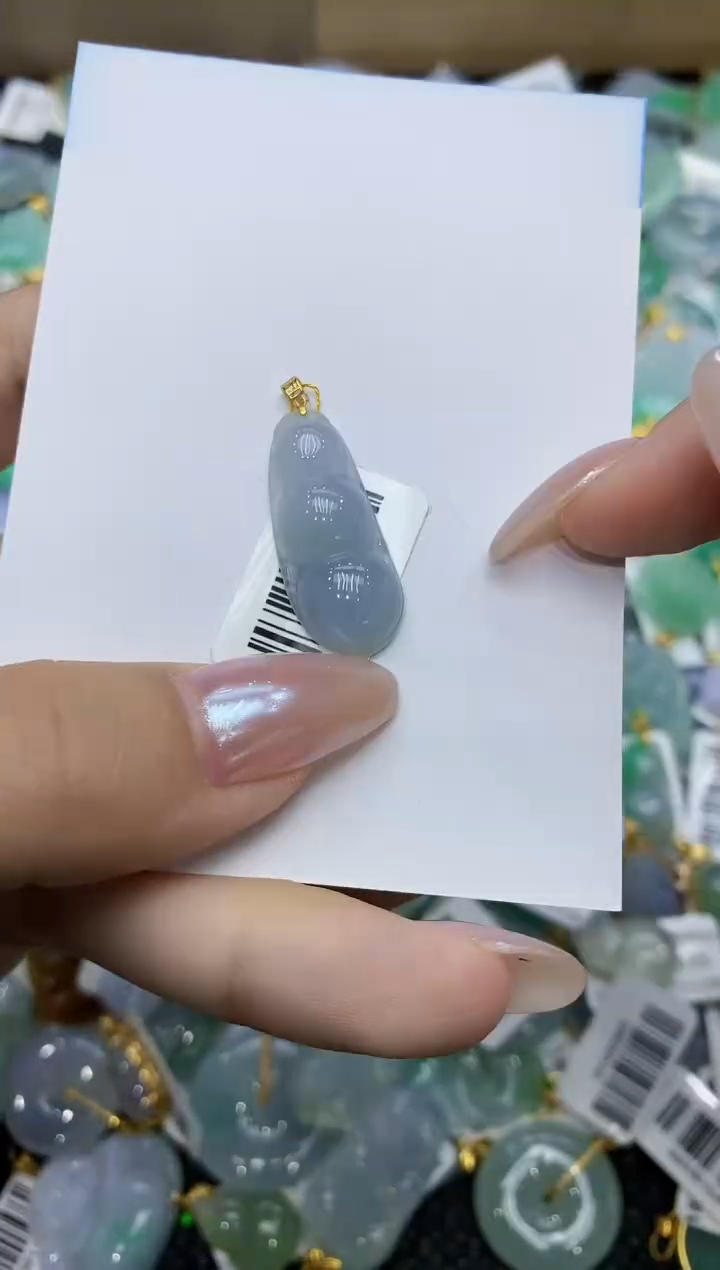 翡翠18K金镶嵌颈饰111111111111