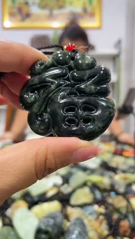 岫玉未镶嵌挂件 