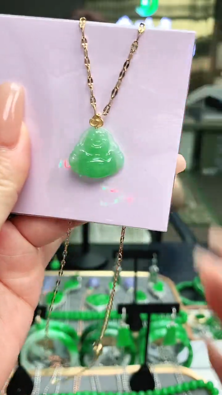 翡翠18K金镶嵌颈饰赠礼盒证书