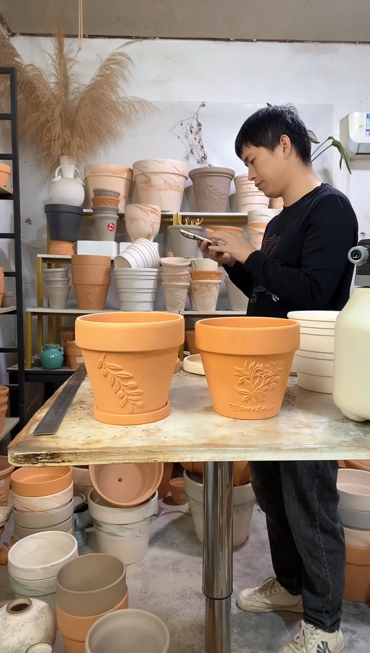 16*14红陶国际浮雕 2盆2托