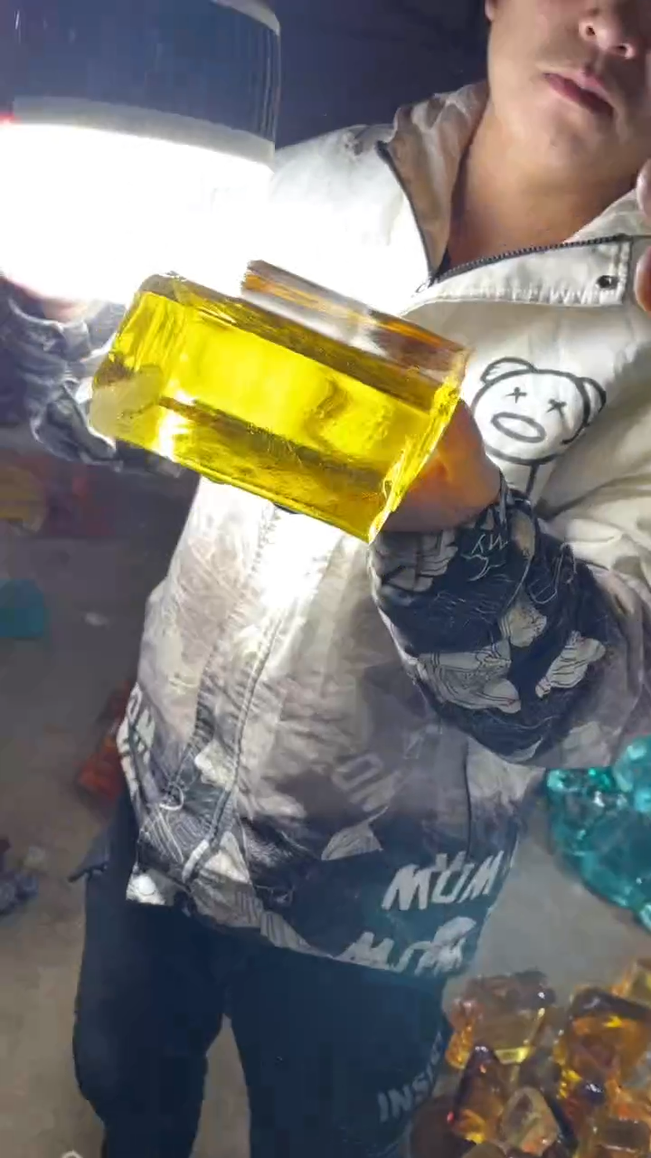 新疆五彩石原石摆件