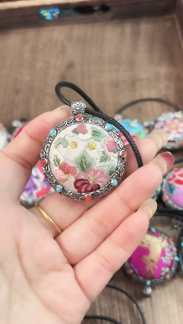 艺枝独绣手工饰品149