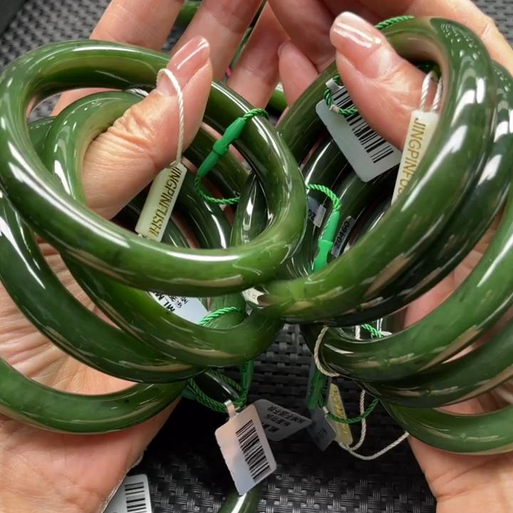 【老郑家】和田玉手镯一支 (多样性发1件) 带红皮