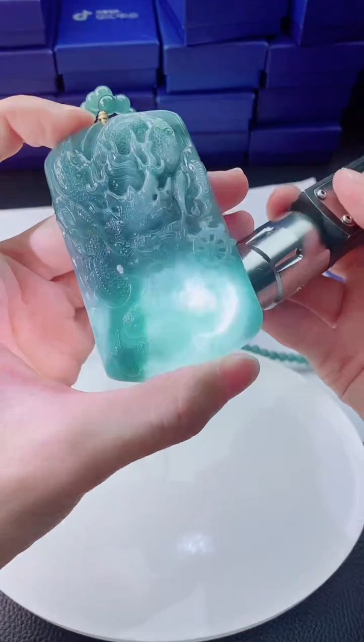 翡翠未镶嵌颈饰1111111111