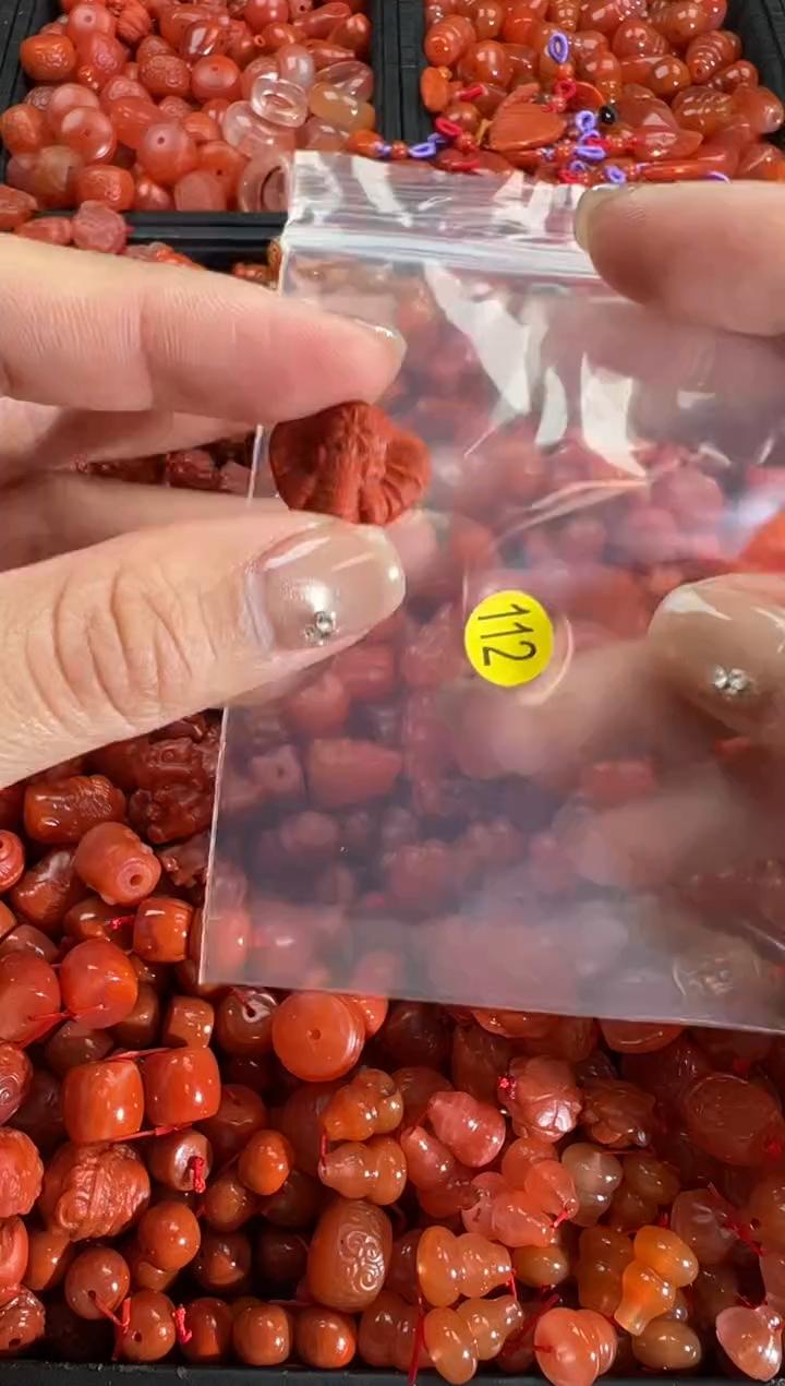 【闪购商品】南红玛瑙颈饰未镶嵌1
