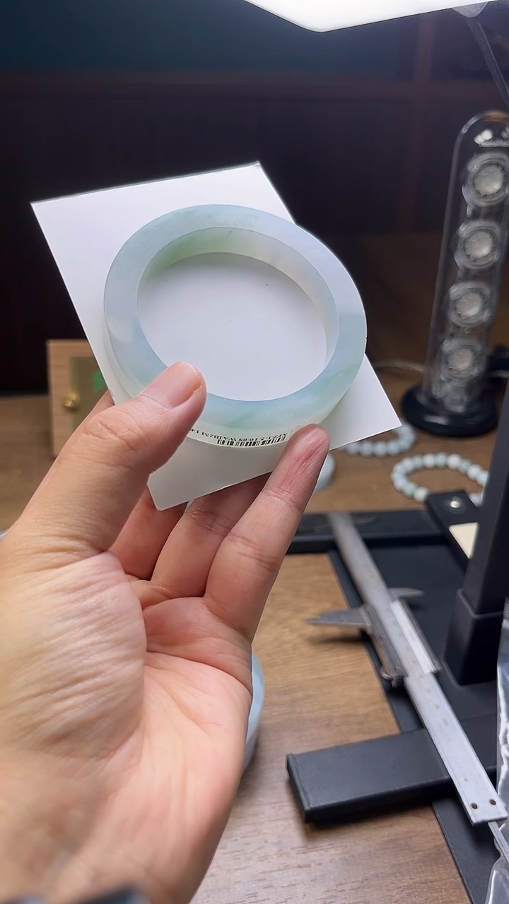 未镶嵌手镯定制翡翠威*定制