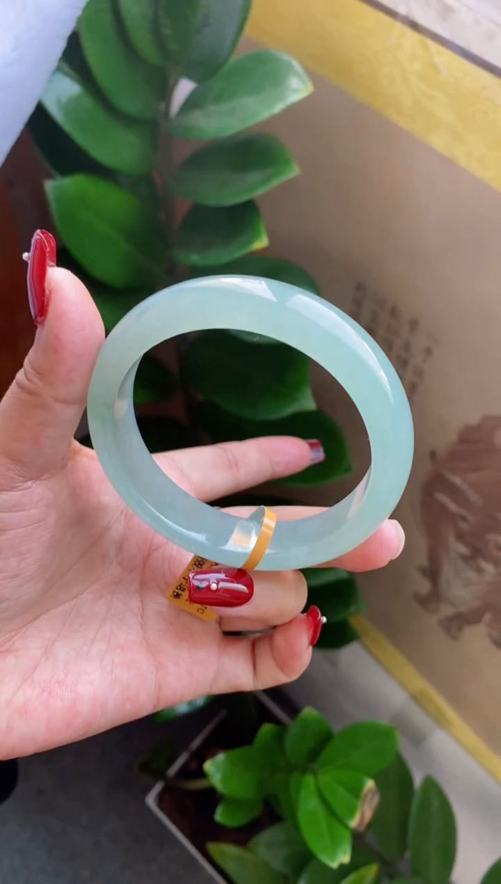 【闪购商品】翡翠手镯未镶嵌（老坑正冰晴水绿）28号