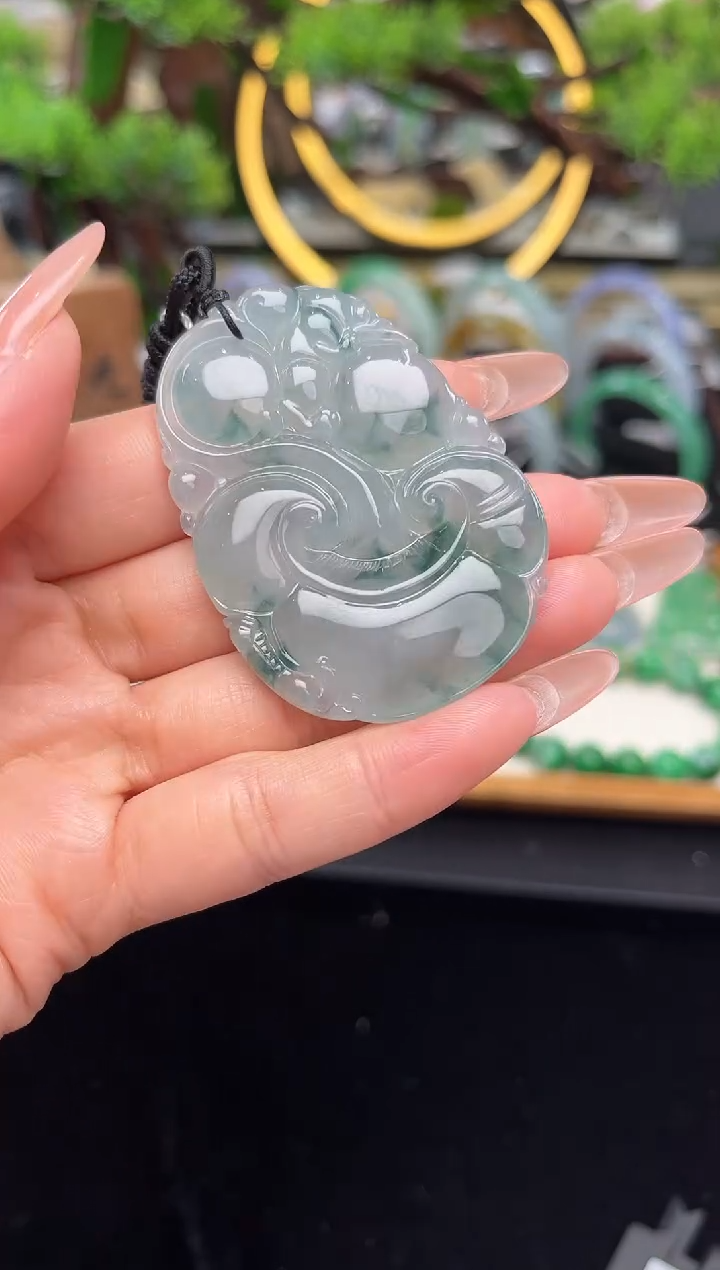 颈饰未镶嵌翡翠吊坠