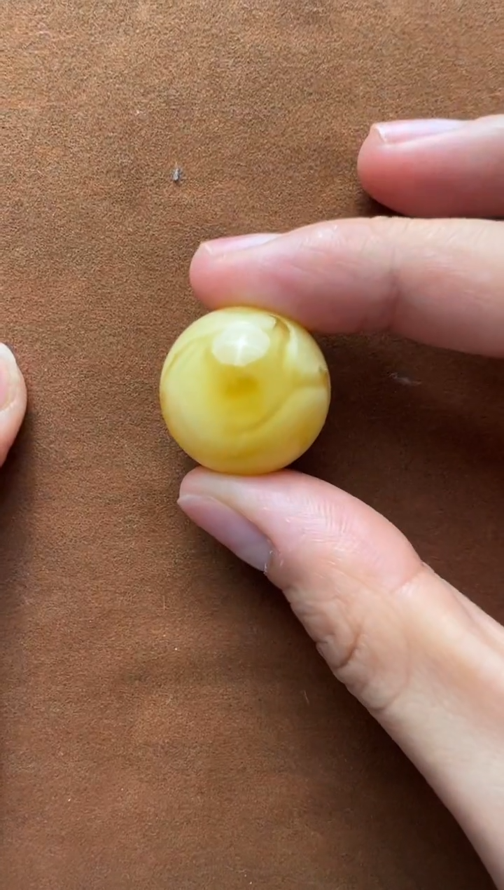 【闪购商品】蜜蜡裸石未镶嵌俄料微瑕圆珠22.4mm6.447克