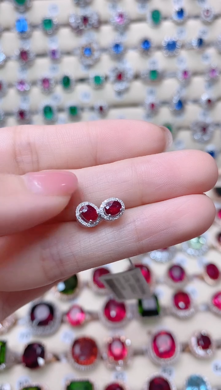 【闪购商品】红宝石18K金耳钉18K金镶嵌1