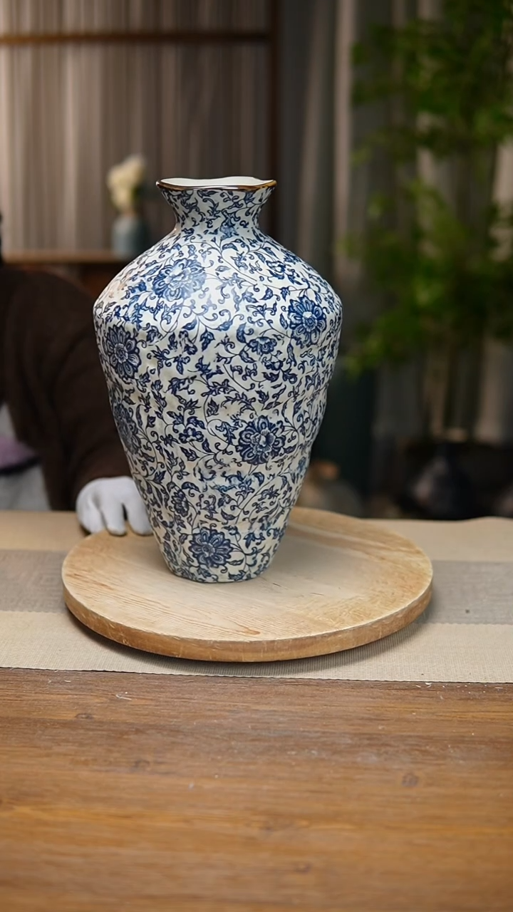 【闪购商品】陶瓷花器青花瓷缠枝莲高脚