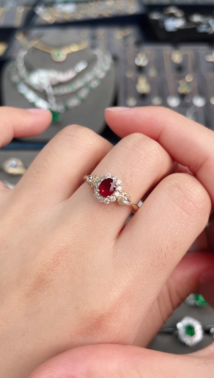 【闪购商品】红宝石戒指18K金镶嵌0.37ct