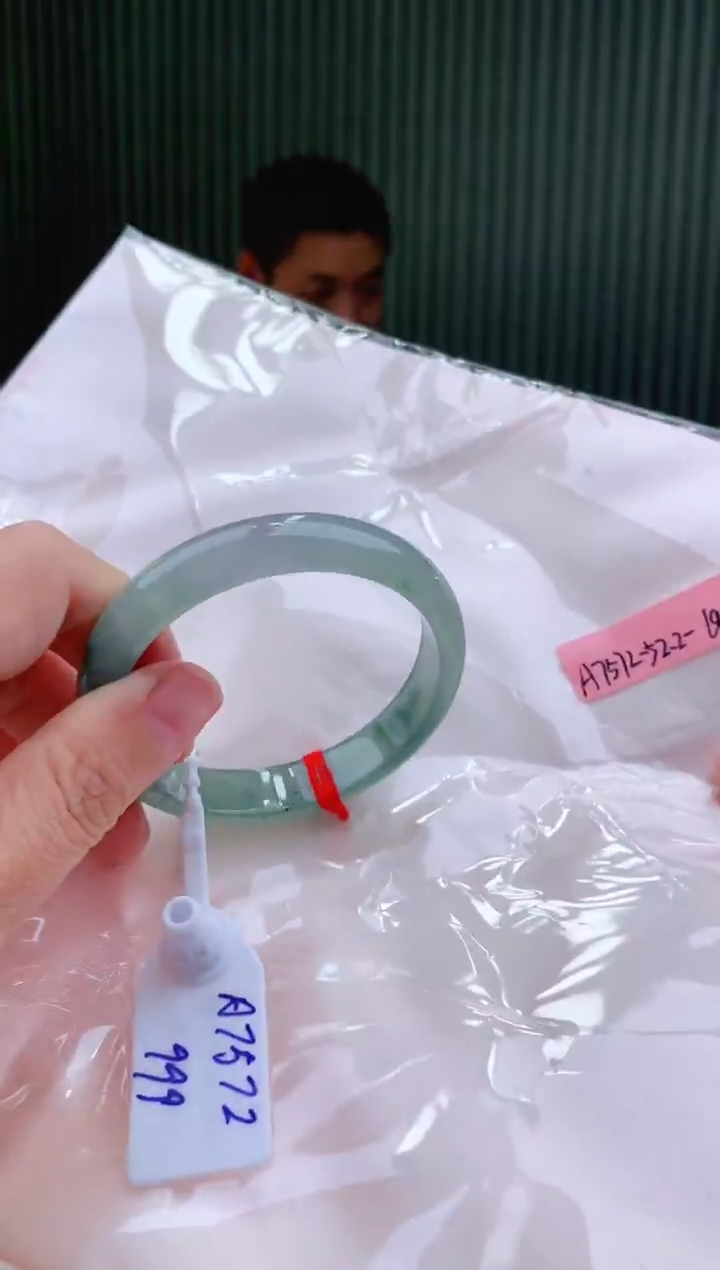 未镶嵌手镯翡翠52