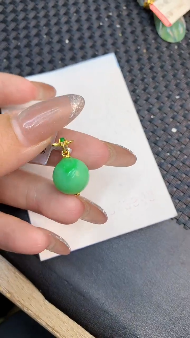 颈饰未镶嵌翡翠1