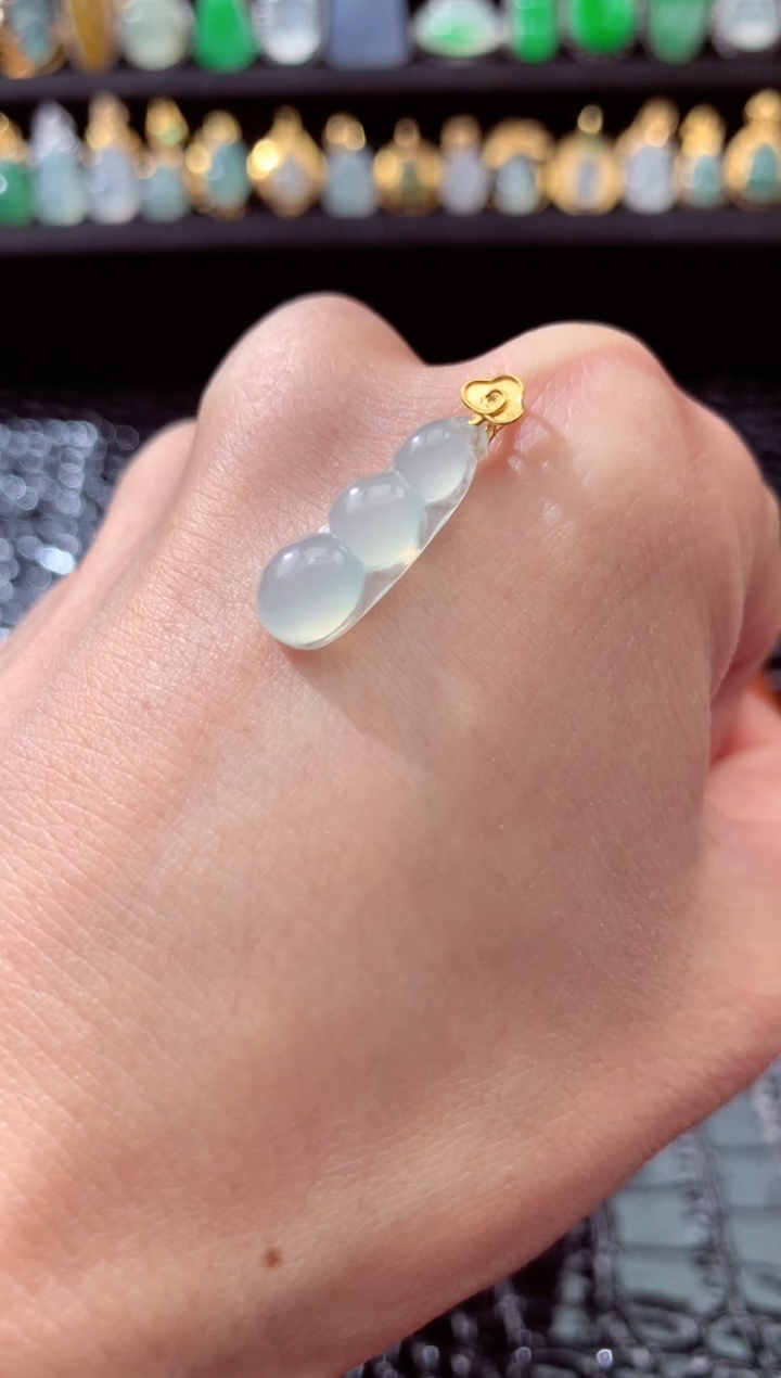 【闪购商品】翡翠颈饰18K金镶嵌豆子