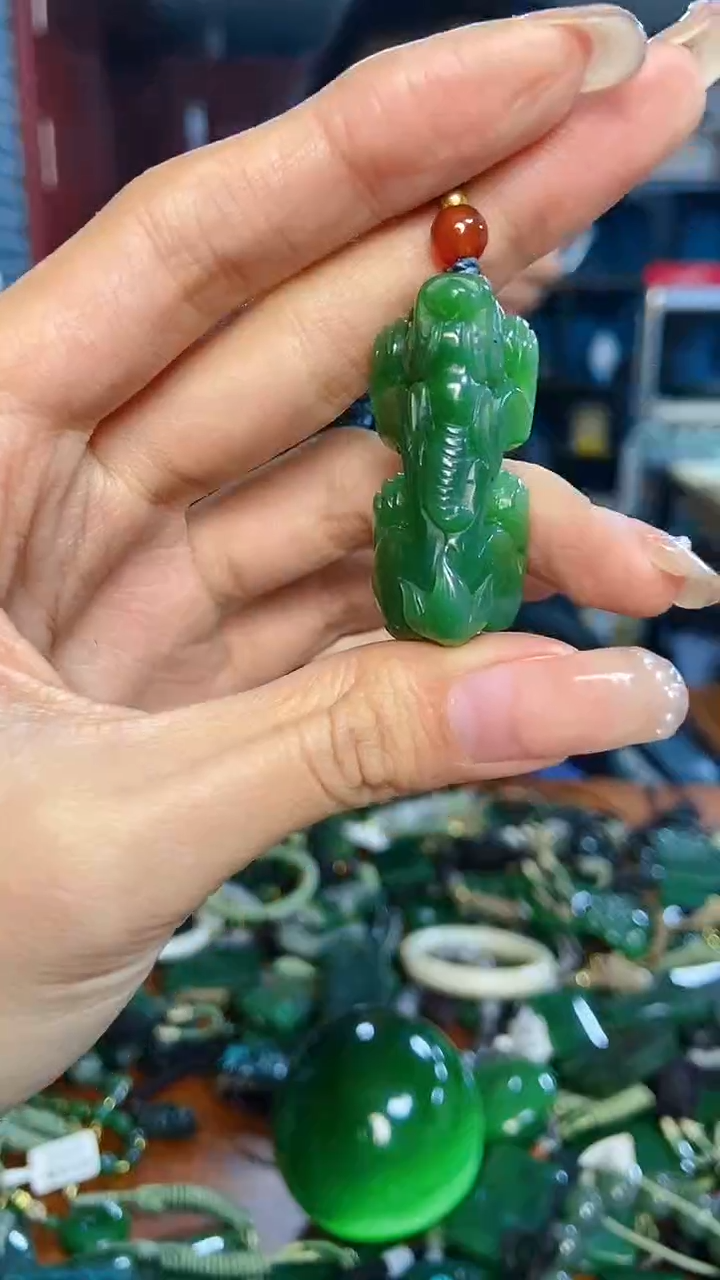 未镶嵌和田玉挂件1