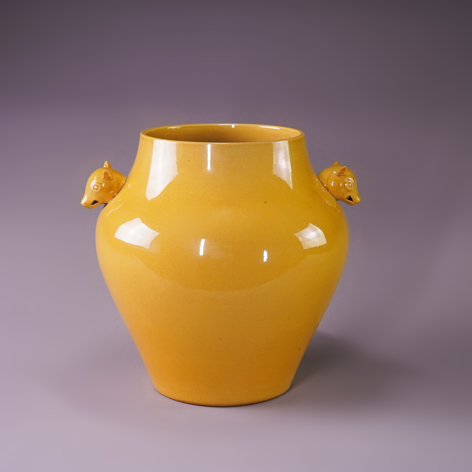 LOT027 清康熙黄釉牺耳尊