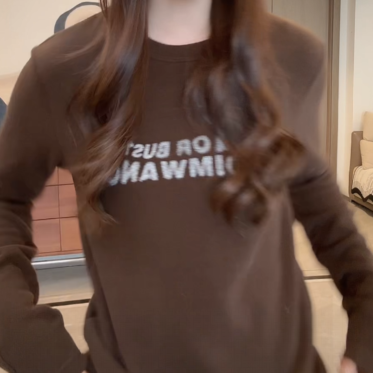 袖子爱心纽扣字母双面德绒打底衫女2025秋冬通勤舒适软糯宽松T恤