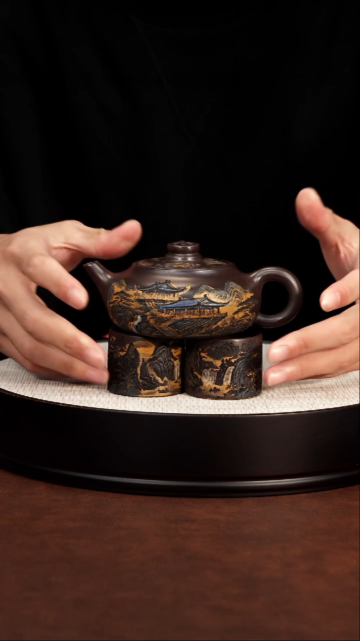 茶壶紫砂 彩刻道洪汉瓦套组 赤龙血砂 赵园静