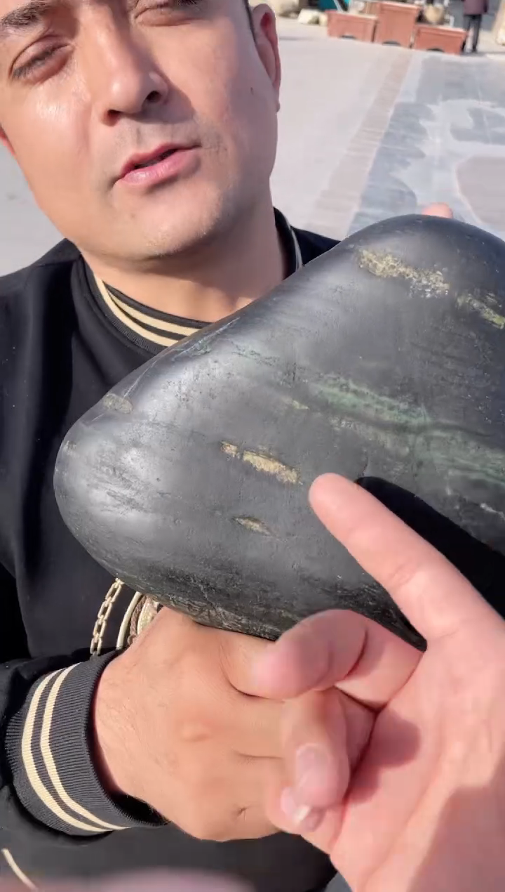 未镶嵌和田玉（糖玉）挂件和田玉