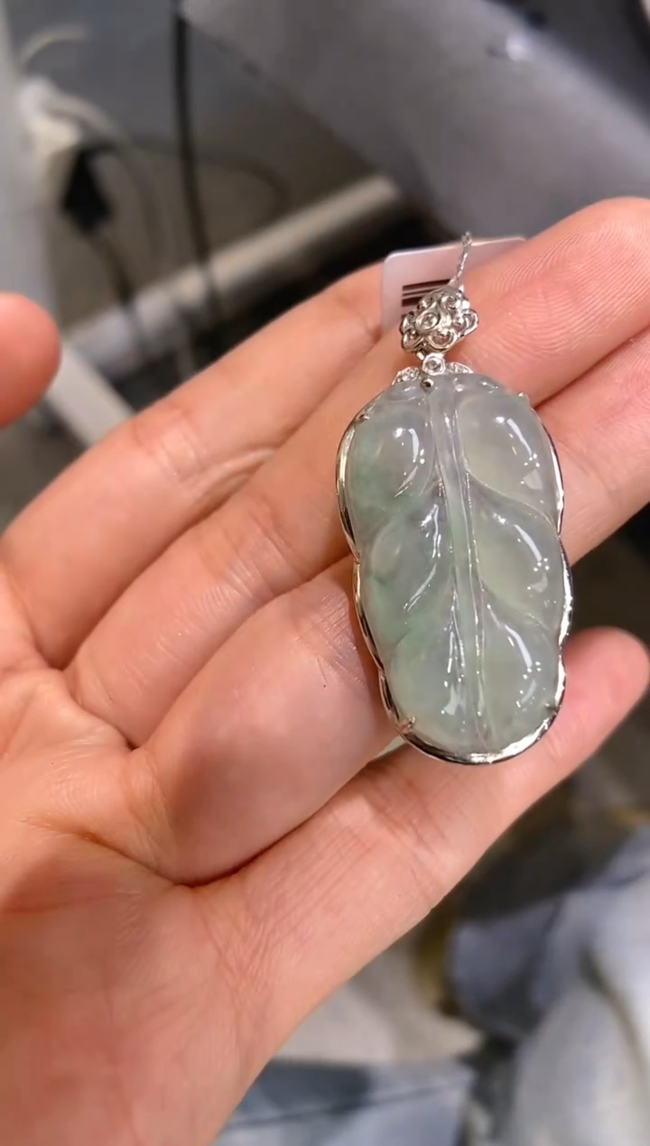 【闪购商品】翡翠吊坠(不含链)18K金镶嵌叶子