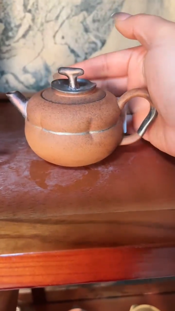【闪购商品】C20 鎏银柿子壶全手老岩泥
