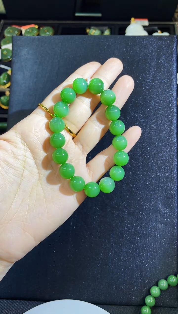未镶嵌手串和田玉多样性发一