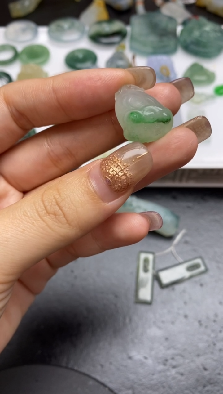 【闪购商品】定制翡翠未镶嵌翡翠毛货~