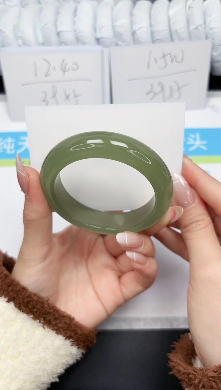 【闪购商品】石英质玉手镯未镶嵌301-55.4