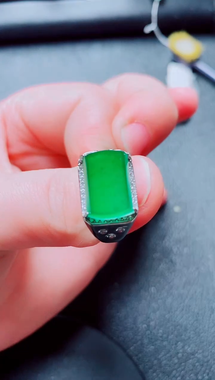 银S925镶嵌戒指翡翠1111