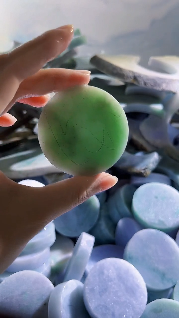 翡翠裸石缅甸翡翠A货俄495