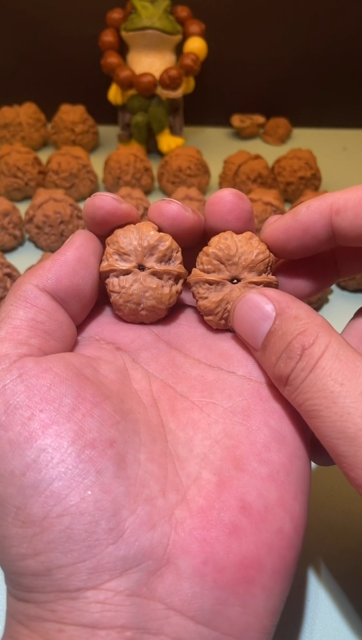 【闪购商品】文玩核桃吊坠山海核饰蛤蟆头33  346