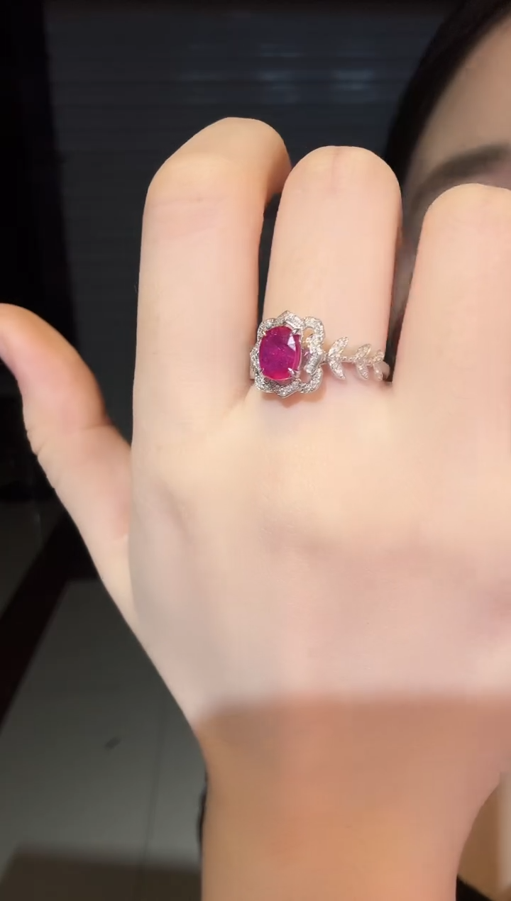 18K金镶嵌戒指红宝石1.06ct